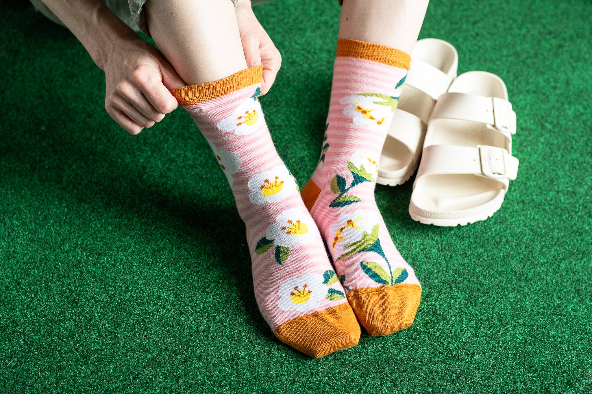 Friday Sock Co. - Chaussettes dépareillées à rayures roses pour femmes - Floral, Cadeau