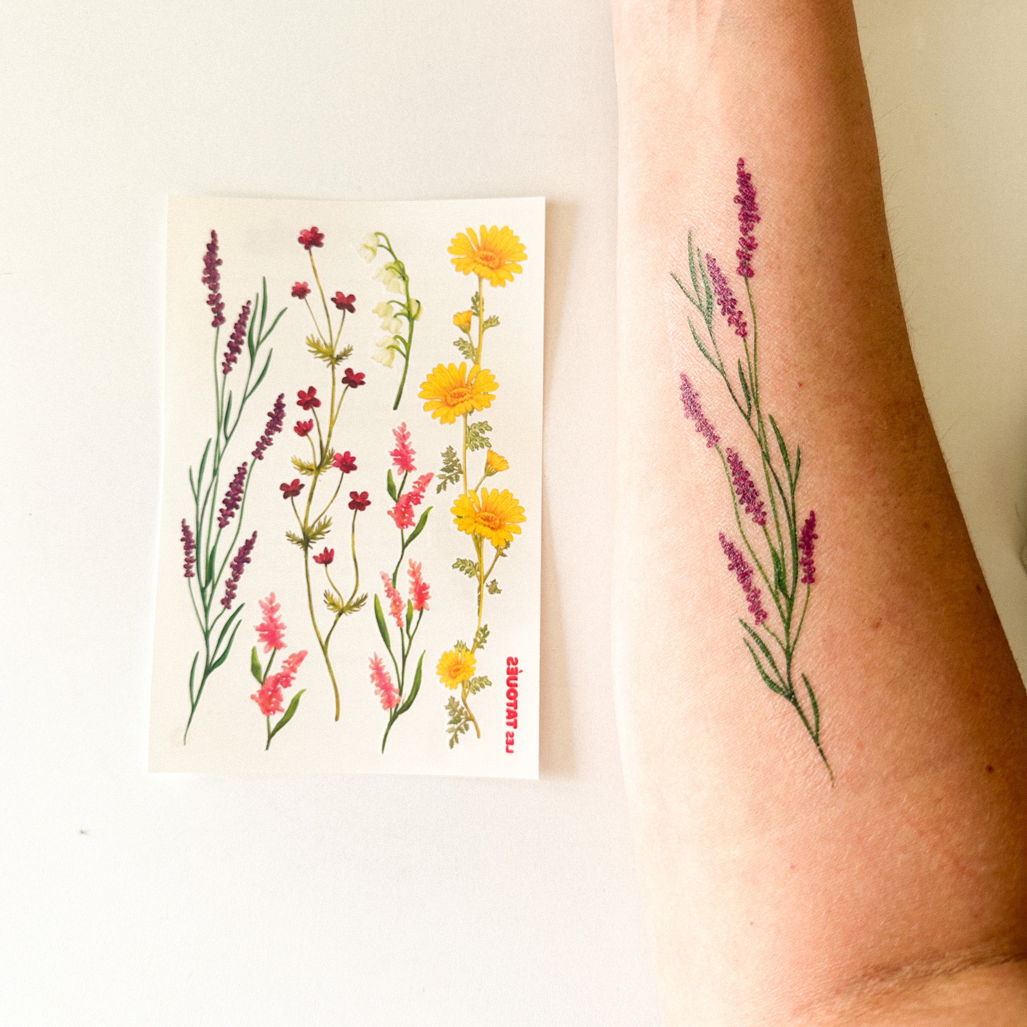 tatouages temporaires de fleurs délicates- lavande
