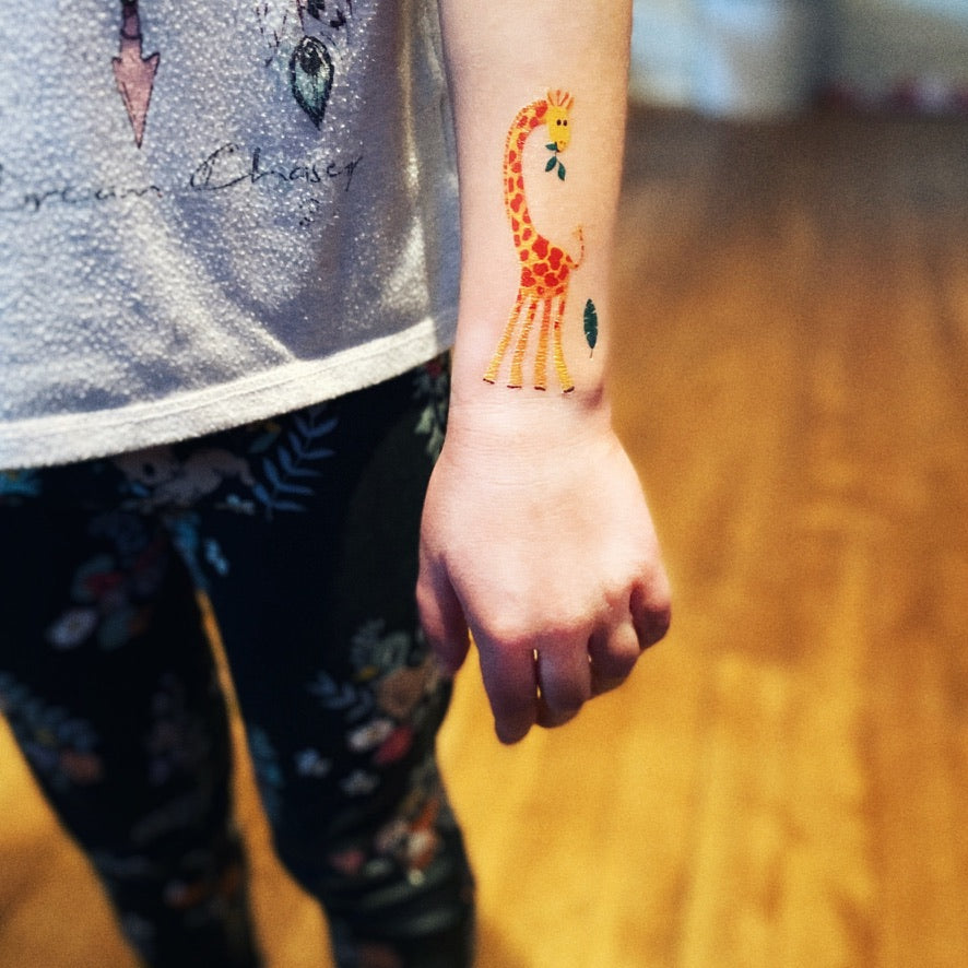 tatouage temporaire girafe