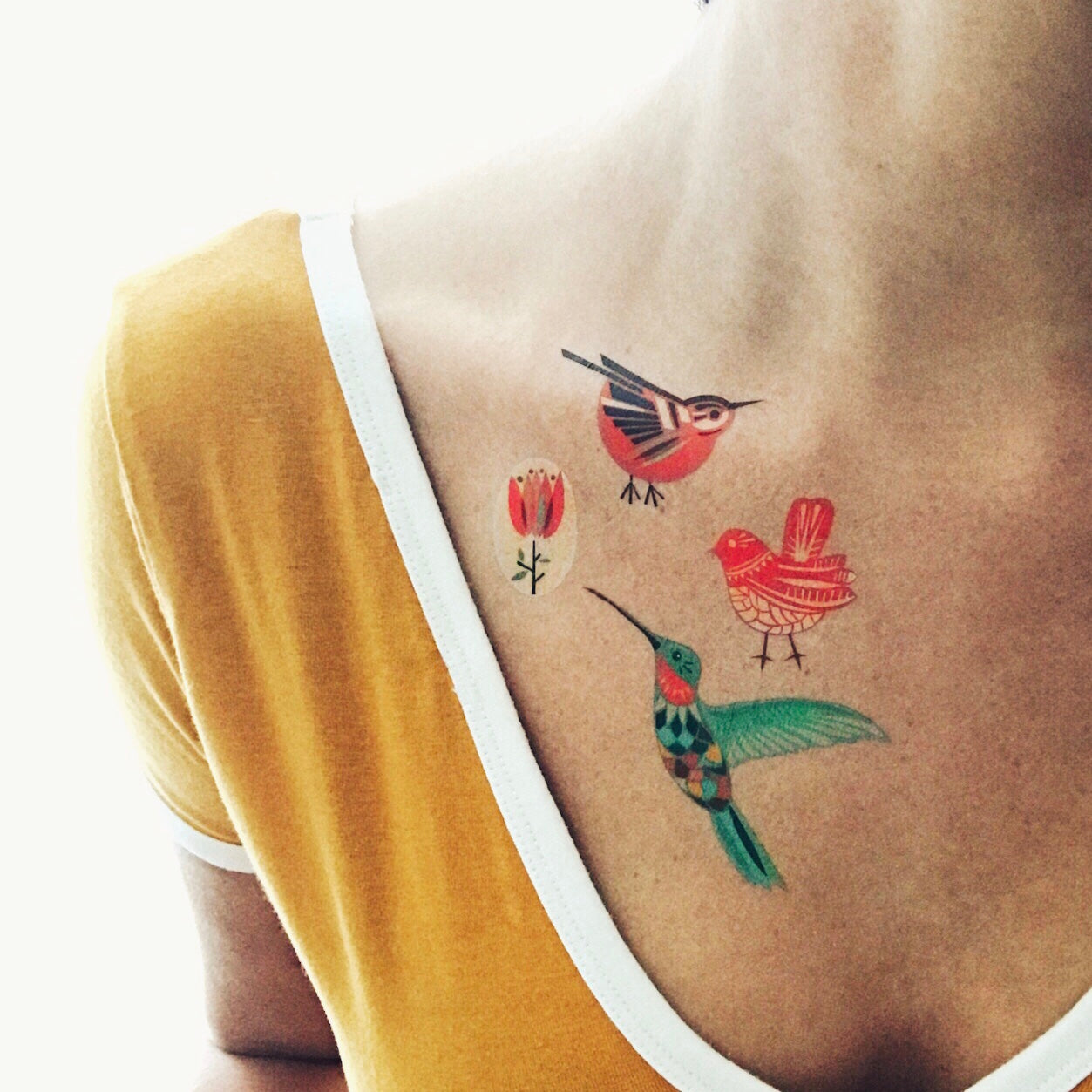 Les oiseaux tatouages temporaires- le colibri